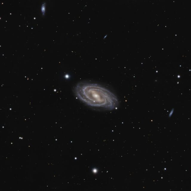 M109